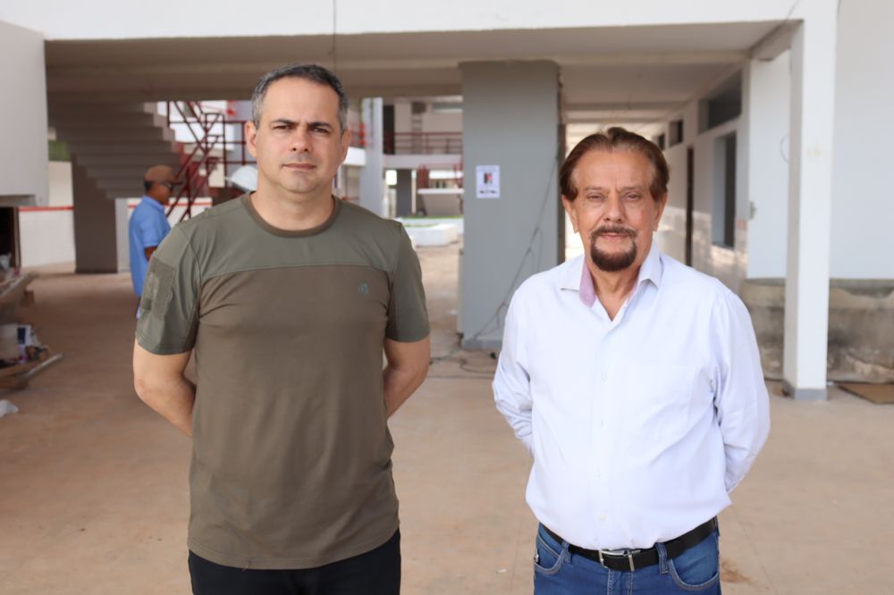 Prefeito de Xinguara Dr Moacir juntamente com o gerente da obra Coronel David Saráh