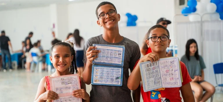 Brasil intensifica vacinação nas escolas públicas e busca alcançar 27 milhões de estudantes