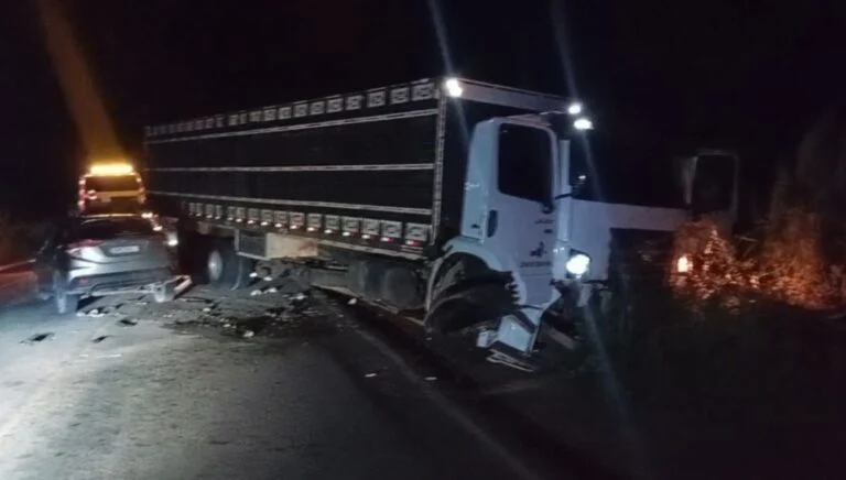 Acidente na BR-230 deixa uma mulher morta no sudeste do Pará